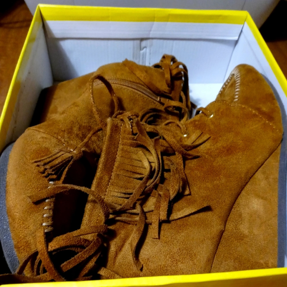Moccasins boots for women size 10